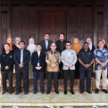 GRADUAN YANG MENGUASAI EMPAT ATAU LIMA BAHASA MENJADI PILIHAN MAJIKAN