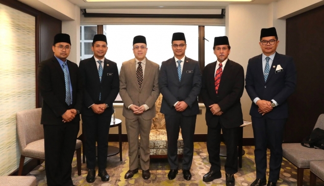 MENJUNJUNG KASIH YANG TERAMAT MULIA TENGKU MAHKOTA KELANTAN MENERIMA MENGHADAP NAIB CANSELOR UMK