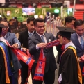 UMK CIPTA KELAINAN PEMAKAIAN CENDERAMATA MAFLA KEPADA GRADUAN
